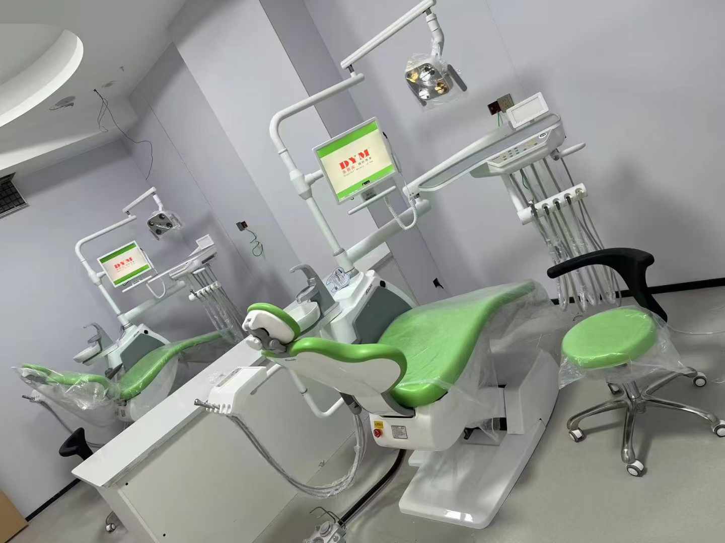 a6 dym dental chair
